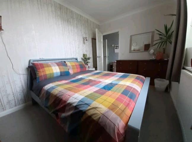 Spacious double bedroom in Wilton Main Photo