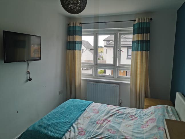 Comfy double room, modern home, great location  Main Photo