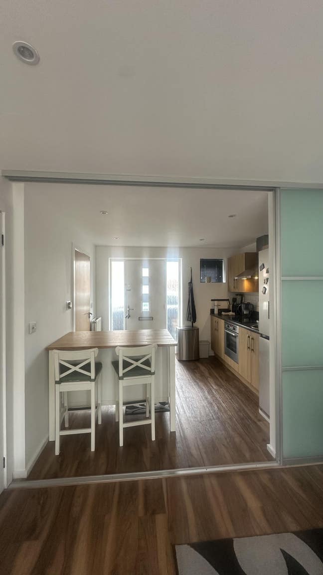  Basingstoke-  Single  room (Male preferred)
 Main Photo