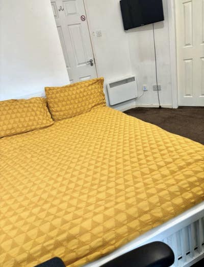All Inclusive Fully Furnished En-Suite Room Main Photo