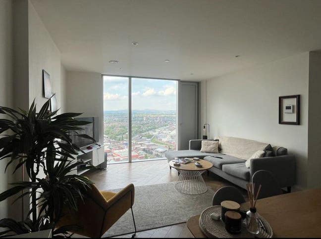 Room available - 39th floor - City Center Main Photo