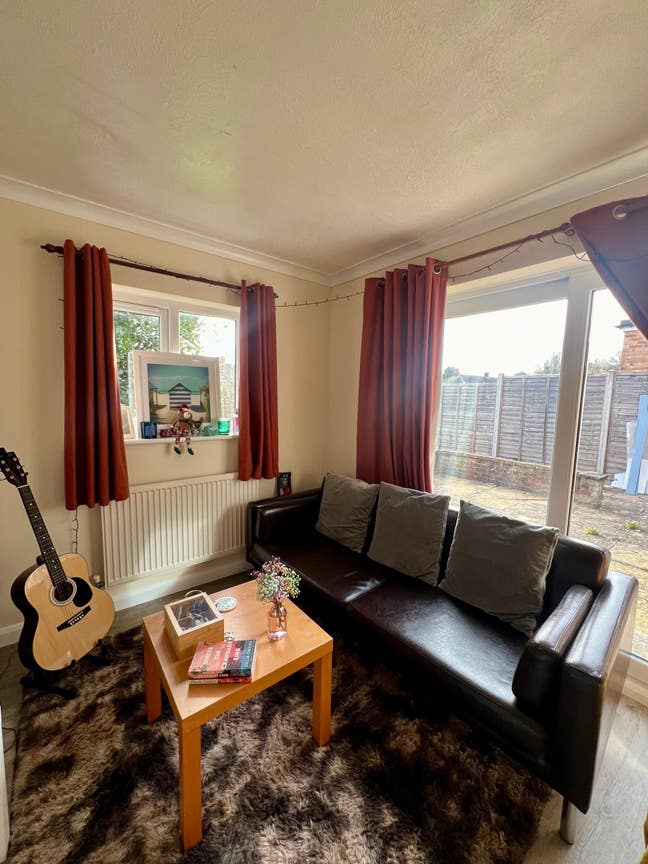 Double Room near RSCH/ Uni Surrey  Main Photo
