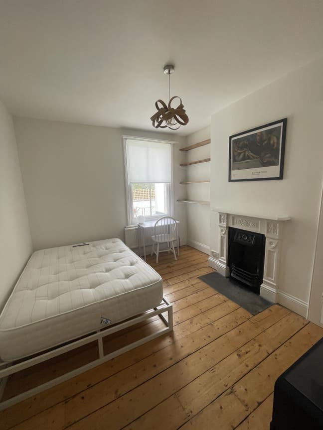Furnished rooms  x2 in Queens Park  Main Photo