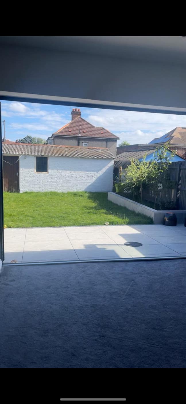 Bright Double Room – 5 Mins to East Croydon & Norw Main Photo