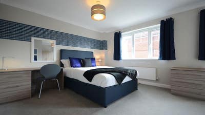 Stunning Ensuite Room within walk to Reading West Main Photo