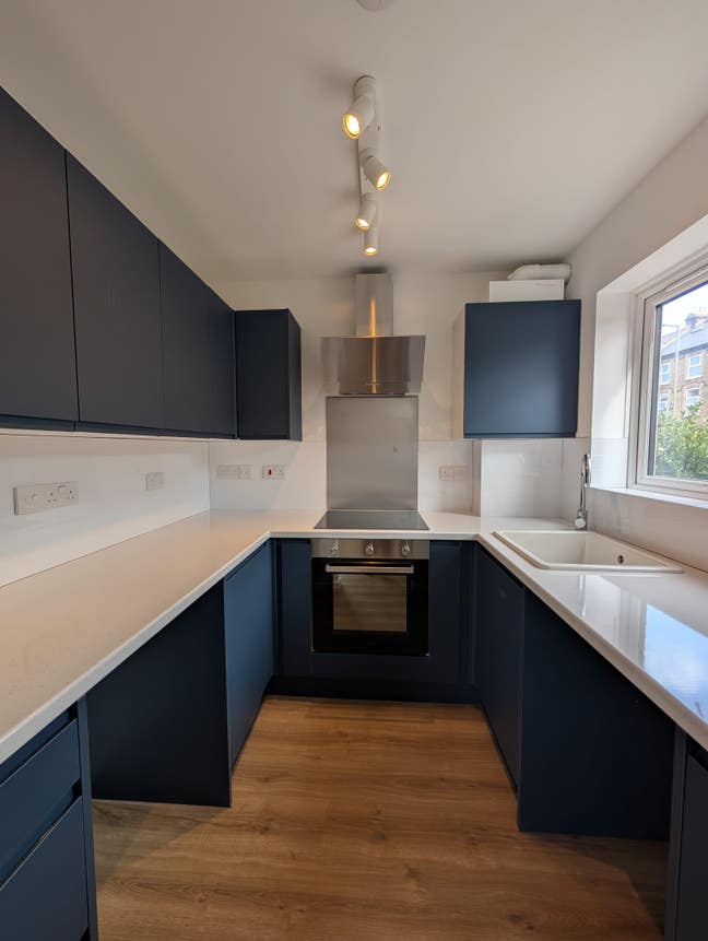 Newly renovated 1 bedroom house Main Photo