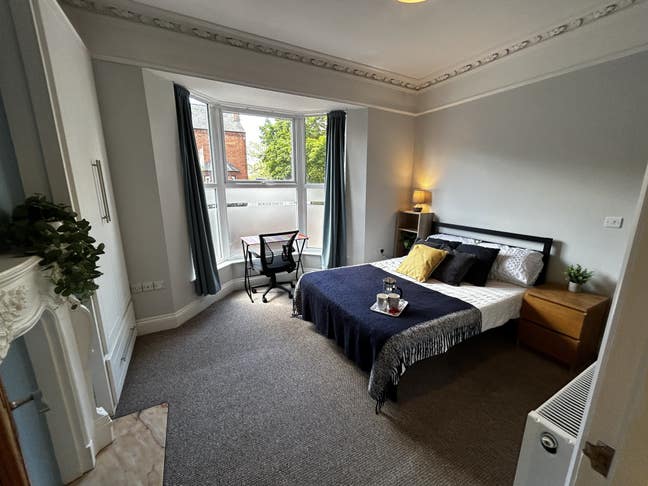 Spacious Double Ensuite Room in LN1 - BILLS INCL Main Photo