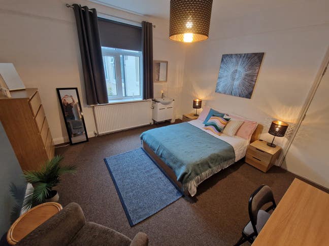 Lovely Large Double Sunny Room for One Adult Main Photo