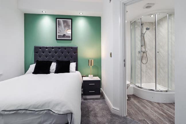 5 Spacious Double Ensuite Rooms- Bills Included Main Photo