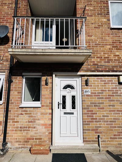 3/4 Bedroom Next to Children Hospital & UOS Main Photo