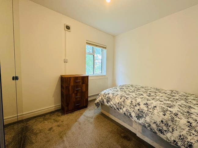 Wembley Park ** Looking to Move in Together  Main Photo