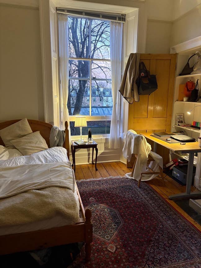 Spacious Flat in Bruntsfield - students only  Main Photo