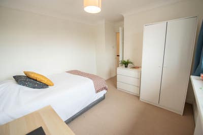 Nice 4 bedrooms flat Wandsworth Town/Clapham junct Main Photo