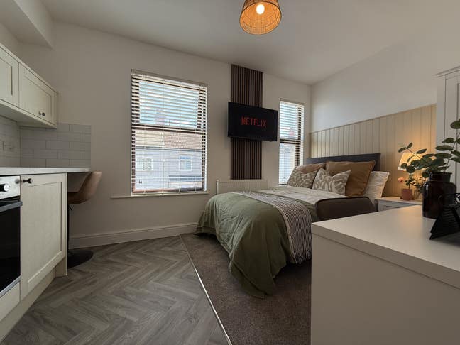 Professional Houseshare - Lodge Rd Main Photo