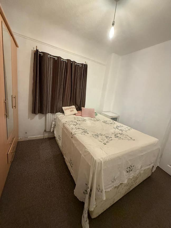 Double Room near Goodmayes Station, Elizabeth Line Main Photo