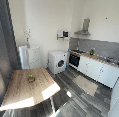 🛏️ Studio Flat to Let in - Brixton Main Photo