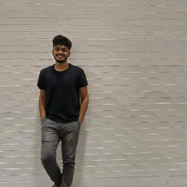 Professional Male seeks a single or double room Main Photo