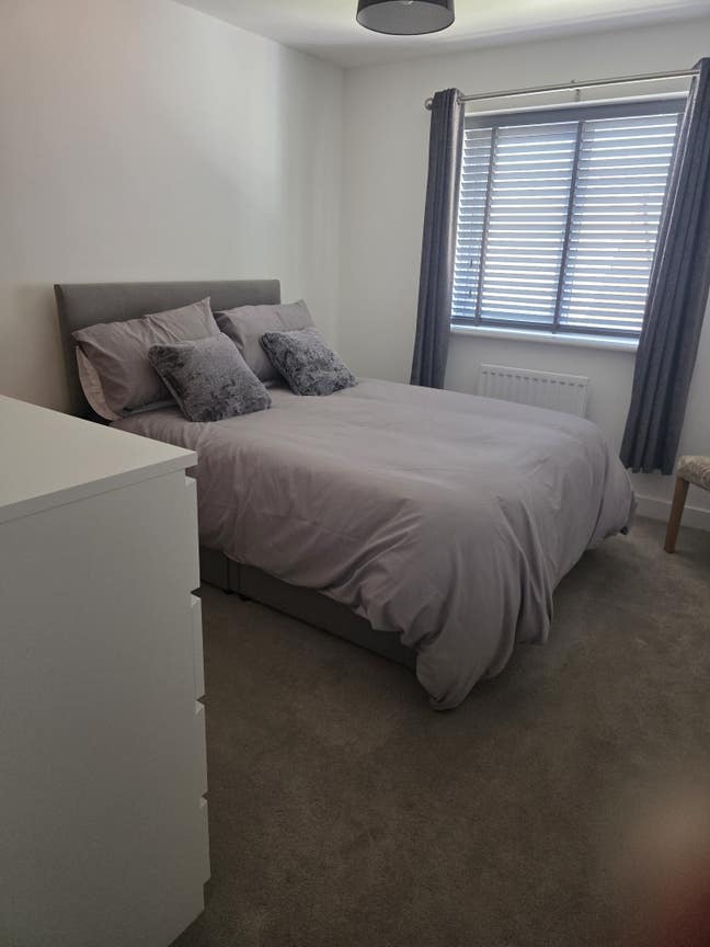 Double Room Close to M5 Main Photo