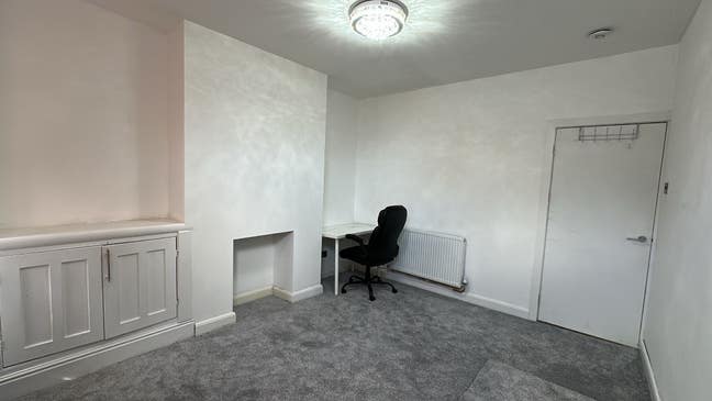 Furnished 1-Bed Flat – Ideal for Single/Couple Main Photo