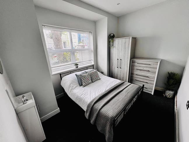 **£100 off Rent for Those Who Can Move Now** Main Photo