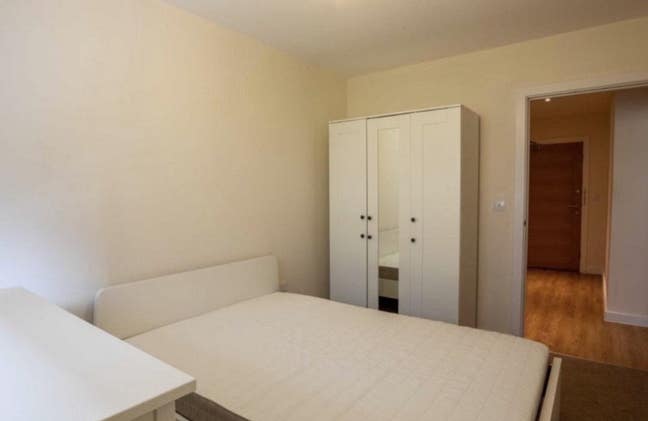 Double bedroom available, ground floor flat Main Photo