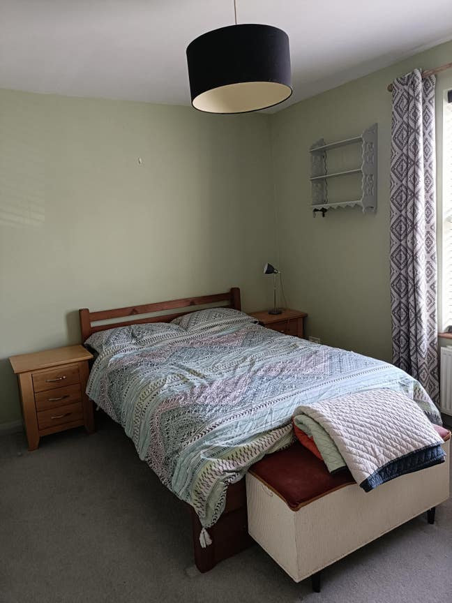 Spacious Double room in friendly house Main Photo
