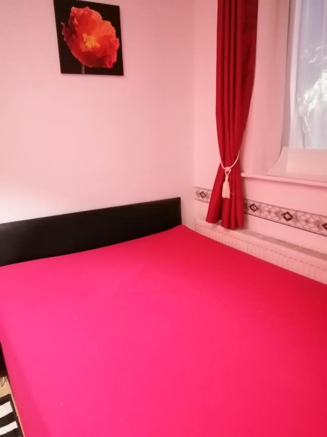 Nice sized double room.  Main Photo