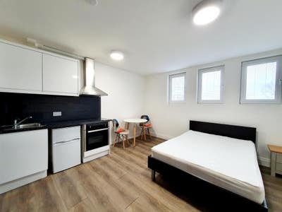 Studio/Bedsit Available Main Photo