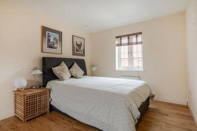 Large room - Bicester Village - 6 months tenancy Main Photo