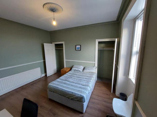 Large Room for Couple Next to City Centre Main Photo