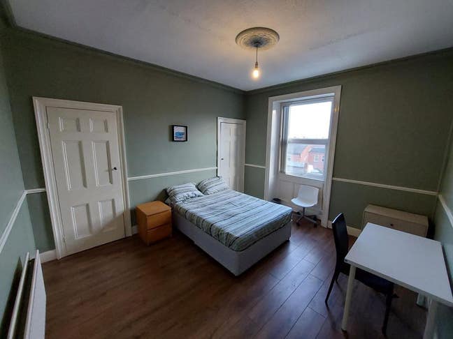 Large Room for Couple Next to City Centre Main Photo