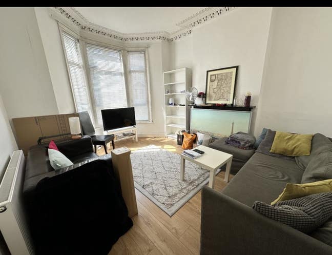 Large double room to let  Main Photo