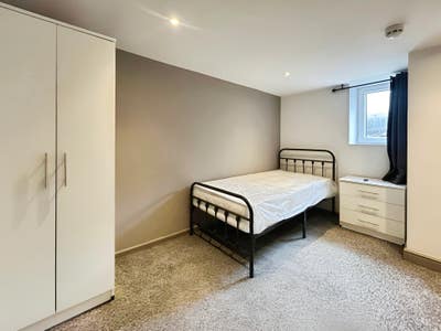 Rooms Available Now!! Main Photo
