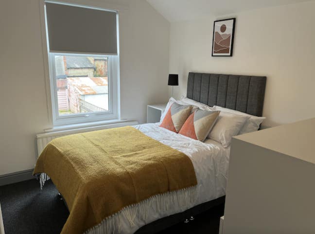 🚨Modern En Suite Room Ideal for Rolls Royce🚨 Main Photo