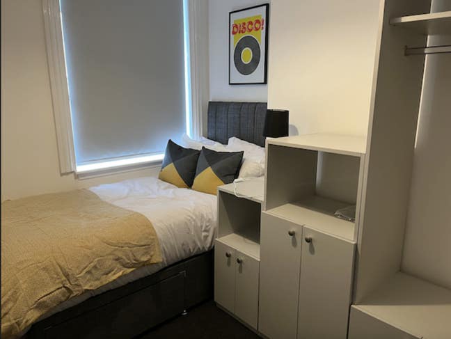 🚨Modern En Suite Room Ideal for Rolls Royce🚨 Main Photo