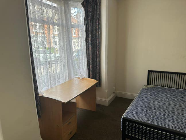 1 good sized double bedroom abailable in Southsea Main Photo
