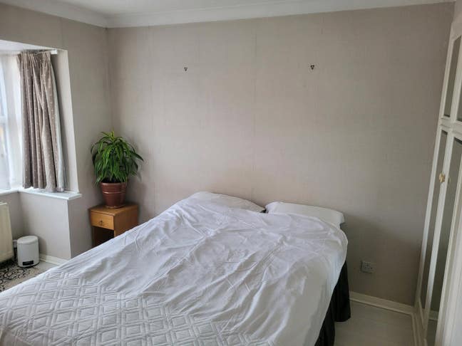 Furnished double bedroom  Main Photo