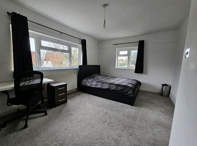Large Double room in High Barnet Main Photo