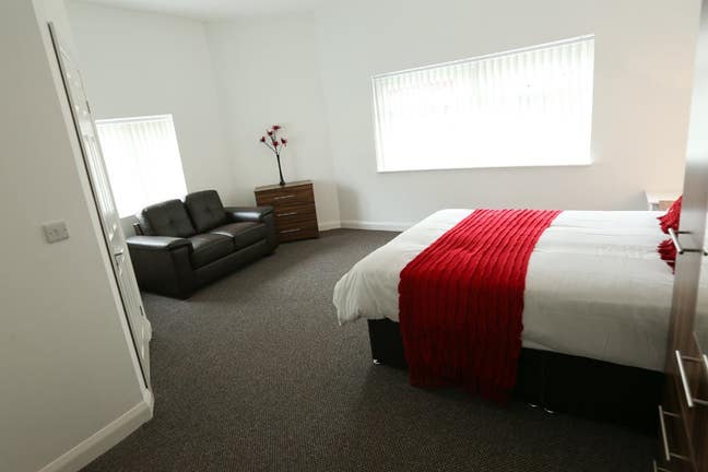 *NEW* Ensuite Room In Leigh Town Centre Main Photo