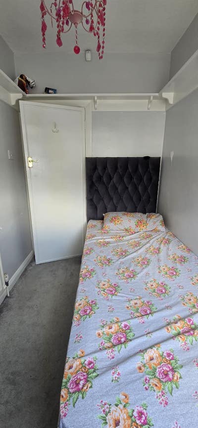 Furnished Rooms to let in a family house  Main Photo