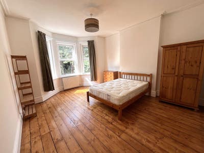 Lovely Room to Rent in Friendly Shared House Main Photo