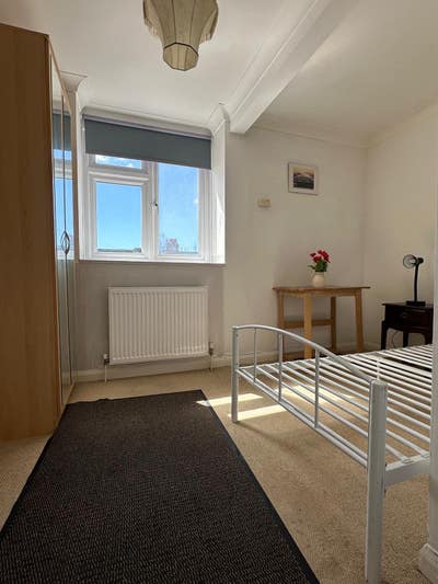 A room for rent for singles and couples Main Photo