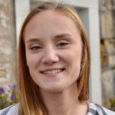 Professional Female seeks a single or double room Main Photo
