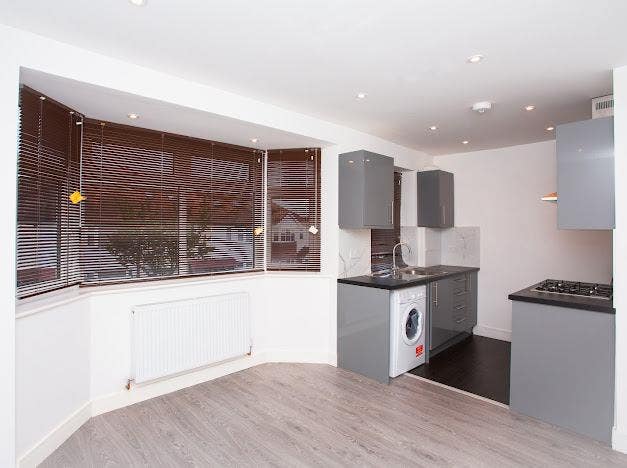 New Malden: Large En-Suite Room to Rent  Main Photo