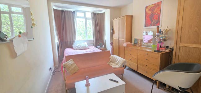  Large Doubles In a Beautiful House Chiswick  Main Photo