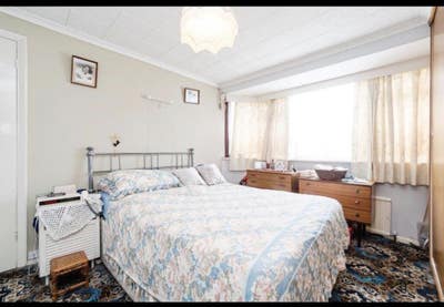 2 Double bedrooms available- 5 minutes c2c station Main Photo