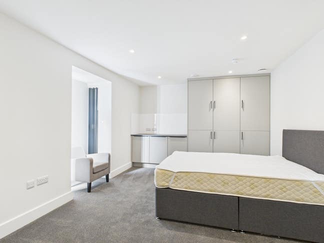 Premium En-suite room Main Photo