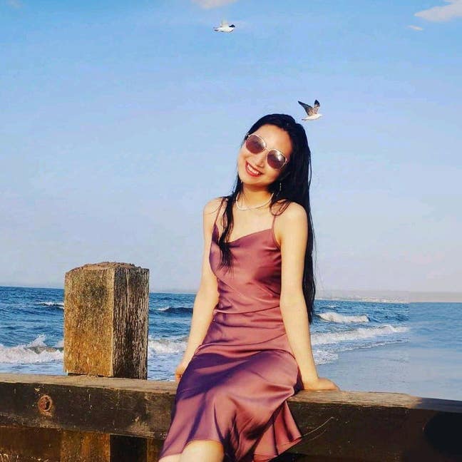 Professional Female seeks a single or double room Main Photo