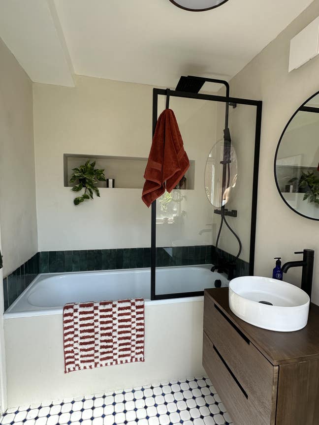 Short term let in apartment by Wandsworth park  Main Photo