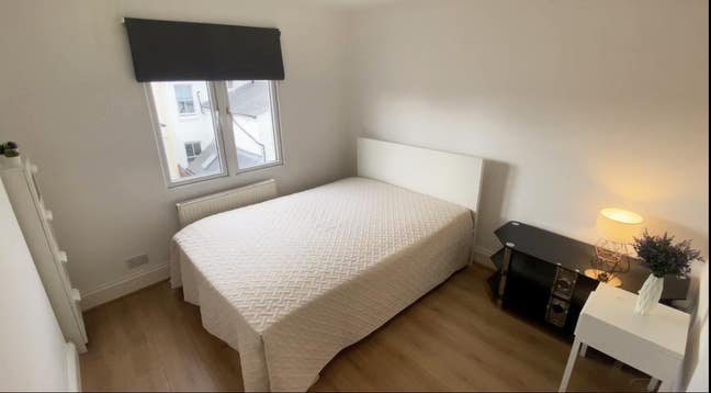 3 Spacious Rooms in a beautiful Fulham Flat ! Main Photo